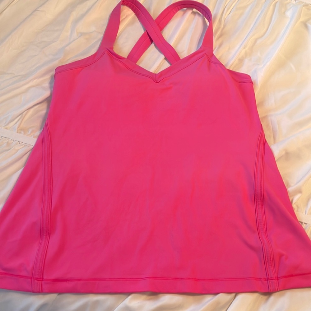 Lululemon work out tank in pink size 10
